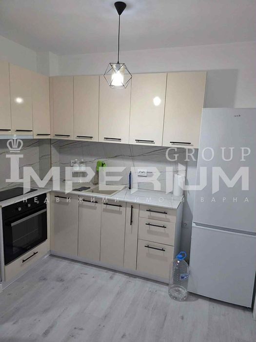 Двустаен обзаведен апартамент под наем в района на Цветен квартал, гр