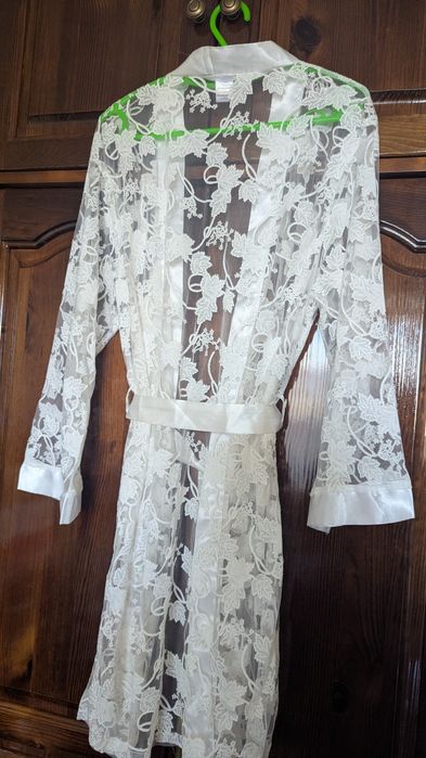 Дамски дантелен халат М размер