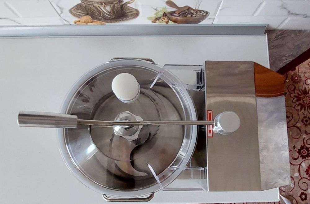 Куттер Hurakan колбаса