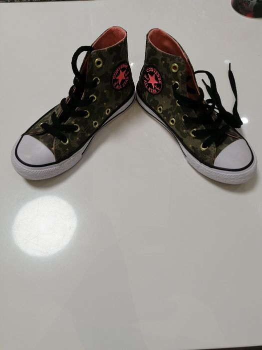 Нови на Converse кецове