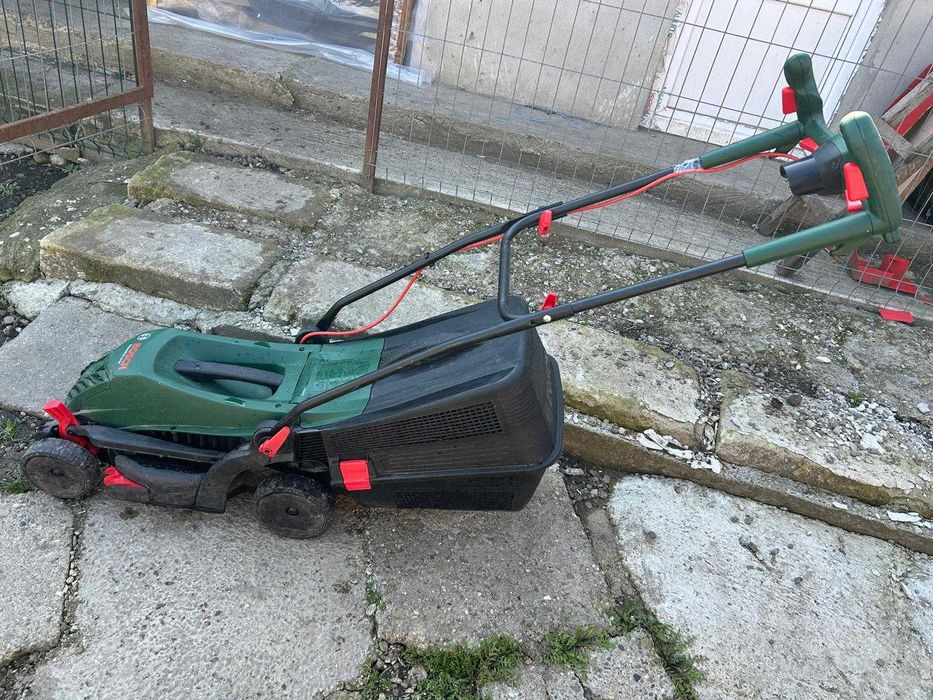 Masina de tuns iarba Bosch