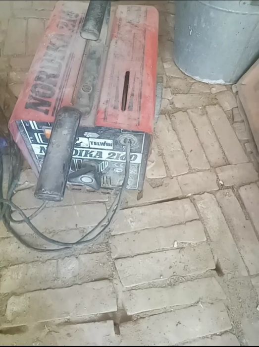 Сварочный аппарат 220В продается