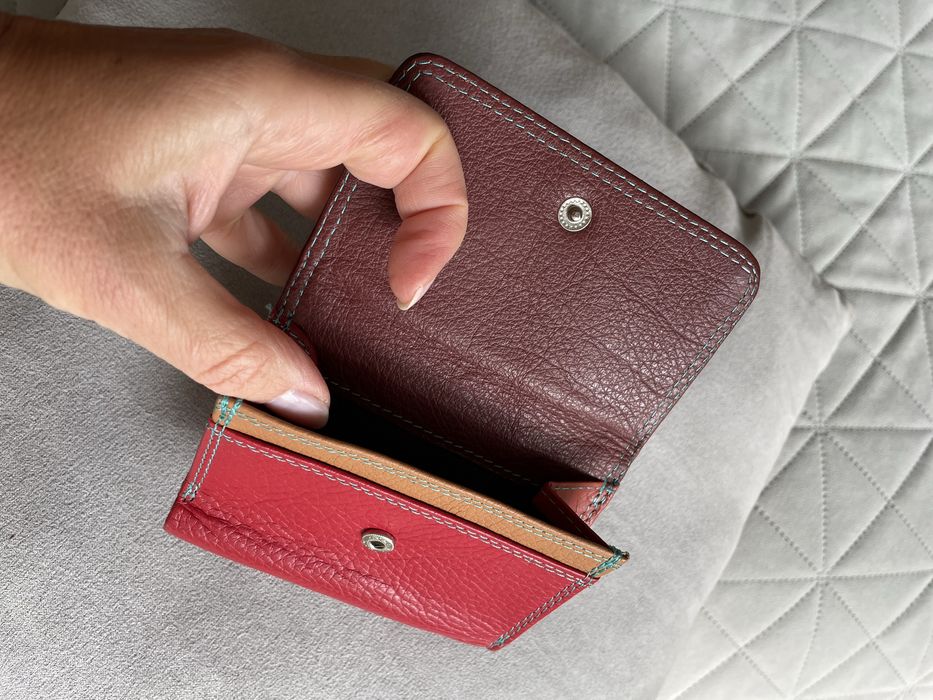 кожен портфейл многоцветен