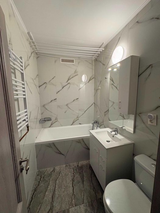 Apartament 3 camere, 59mp, semidecomandat, partial mobilat, zona Cina