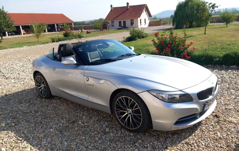 Vand auto BMW Z4 din 2012 ca nu nuoa,km 62000, 20.000.00 euro. Mai multe in detalii in privat