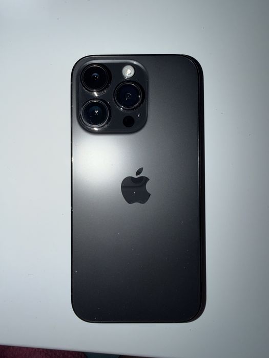 Продам Iphone 14 про,
