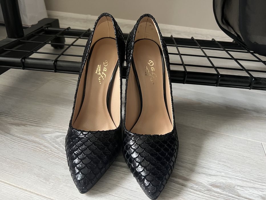 Черни обувки на ток