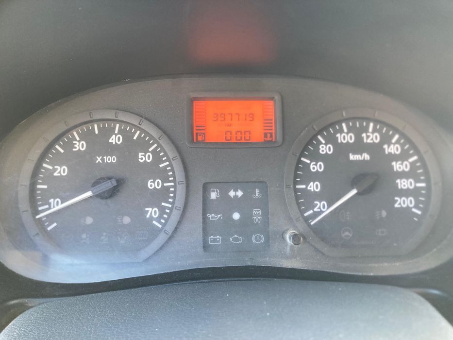 Продам машину Рено Логан