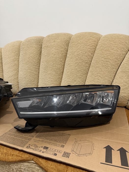 Faruri / Far stanga, Far dreapta Skoda Octavia 4 2019-2025