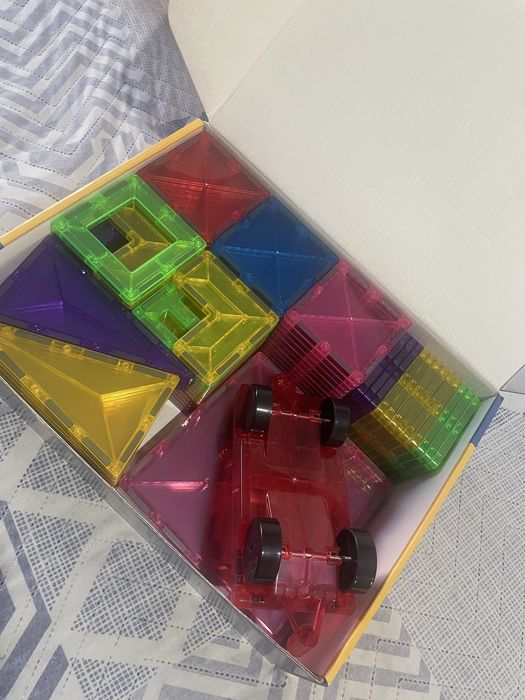 Nou ! set 120 piese magnetice  constructie compatibil Magna Tiles Blocks
