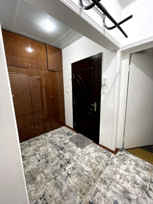 Себзорда  барча жихозлари билан . 2 xonali uy sotiladi yoki xovliga yo