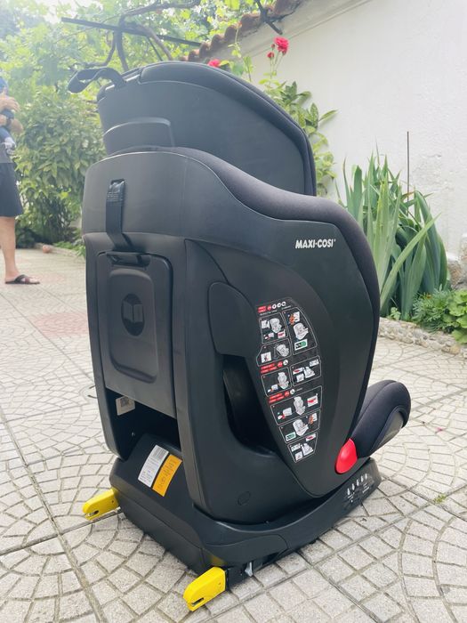 Столче за кола Maxi Cosi Titan черно с Isofix 9-36кг