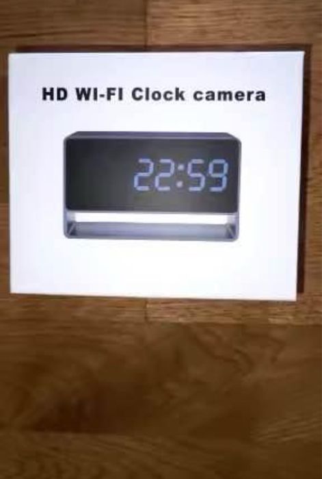 Ceas de birou cu camera ascunsă