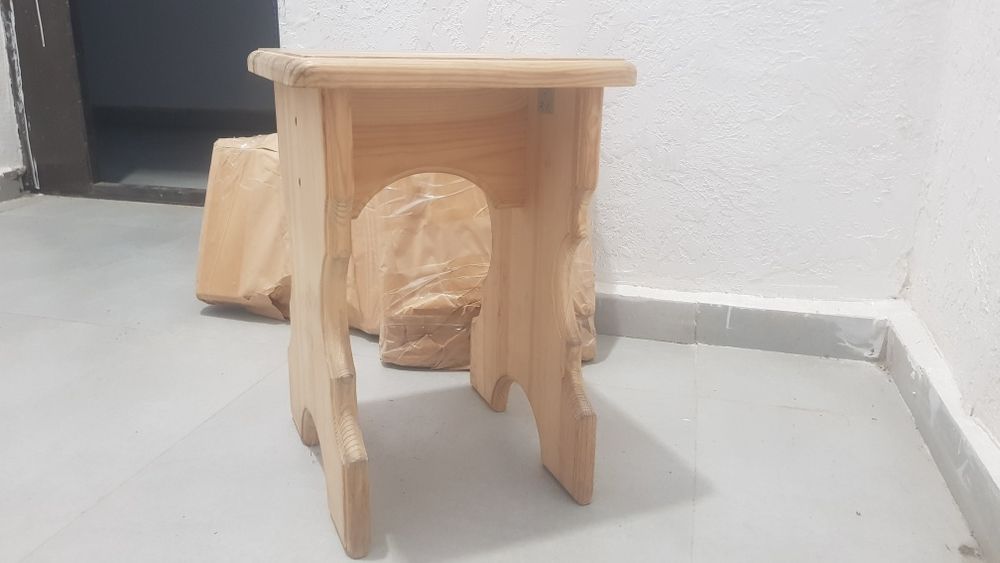 Продам деревянные табуретки