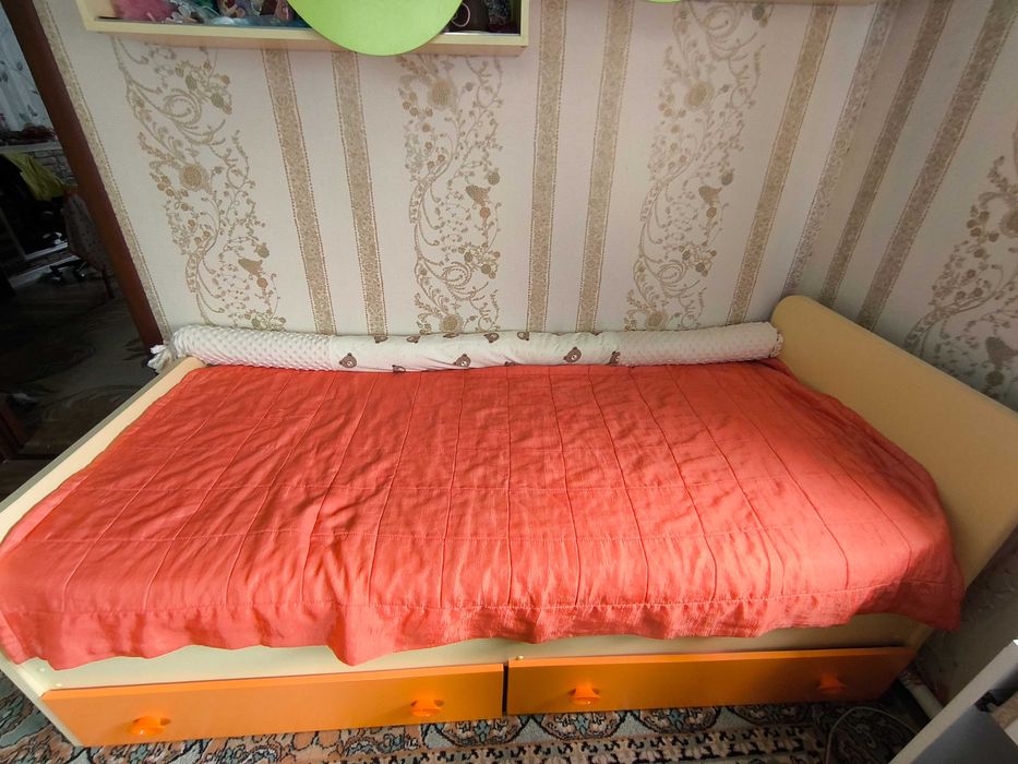 Кровать односпальная