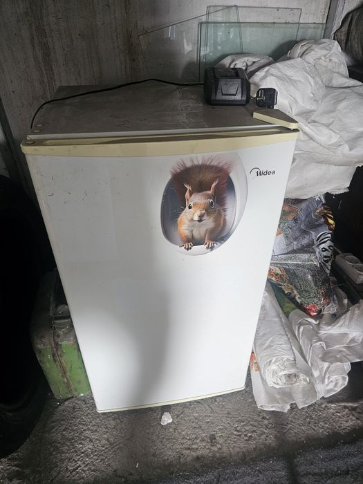 Холодильник небольшой