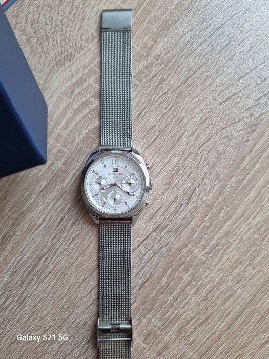 Часовник Tommy Hilfiger- дамски