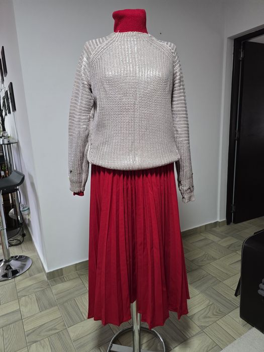 Pulover nude, model cu insertii sidefate de argintiu, pt rochii, fuste