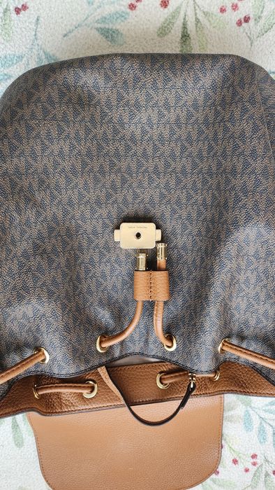 Michael kors естествена кожа