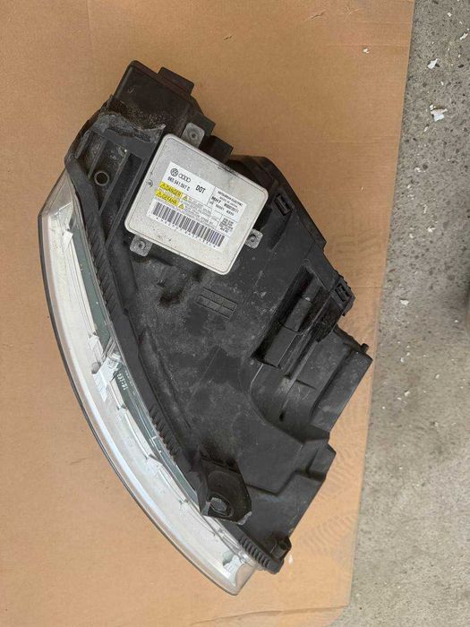 Far stanga sofer AUDI A6 C6 model cu bixenon si LED pentru facelift 2010 de europa volan stanga cod 4F0941003