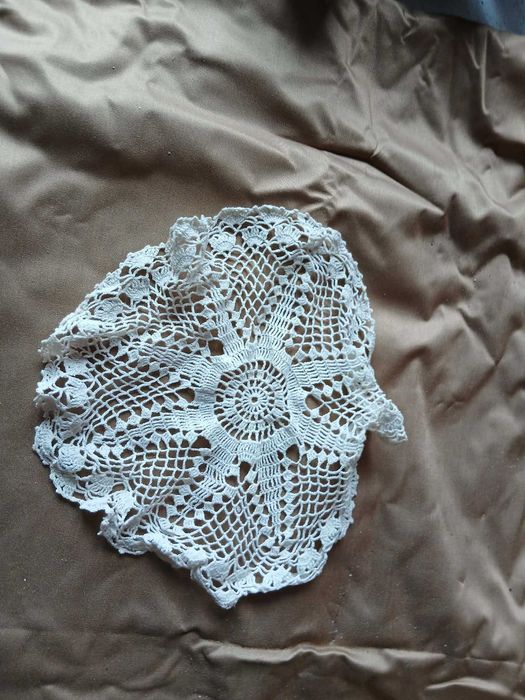 Чаши чинии и вази