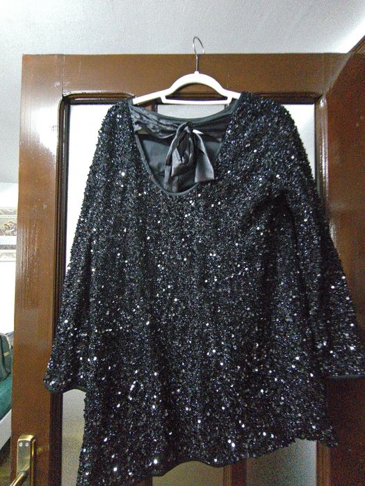 Vând rochie eleganta cu paiete