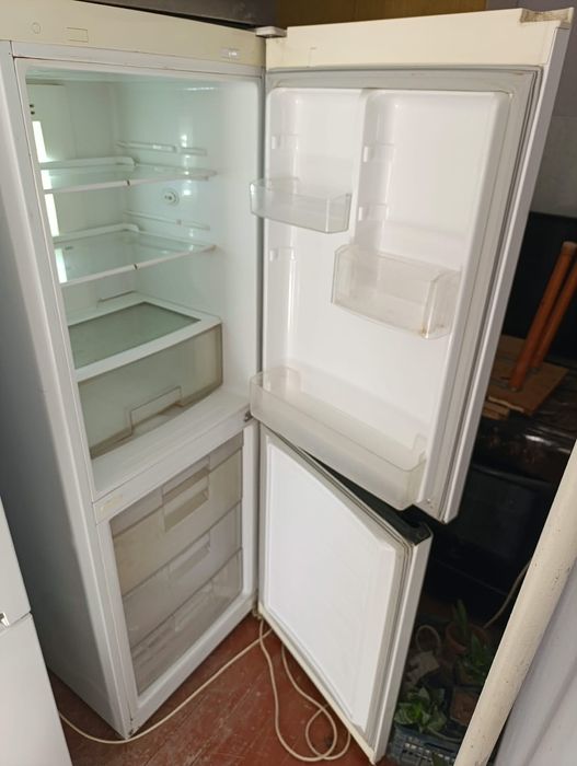 Продам мини холодильник