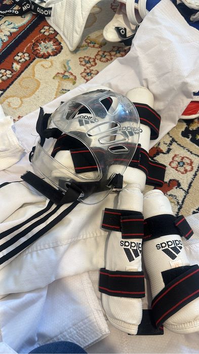 Одежда  тхэквондо перчатки