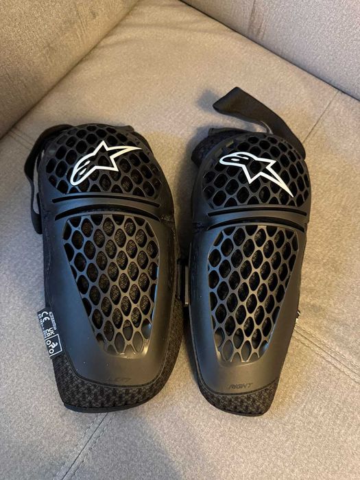 Protectii de genunchi Alpinestars BIONIC PLUS FLEX
