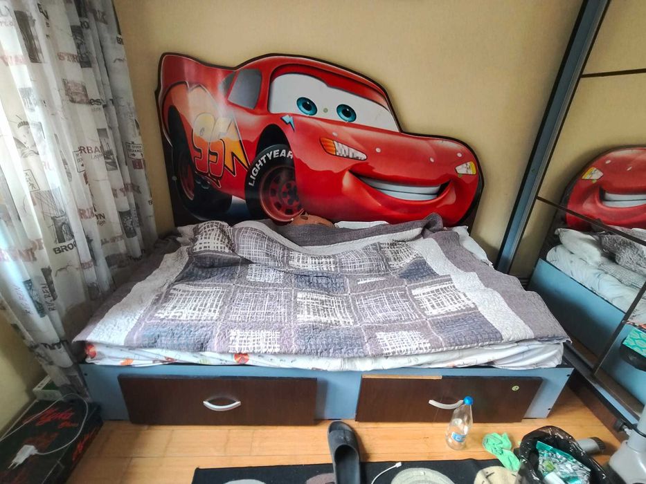 Pat copii cu fulger Mcqueen