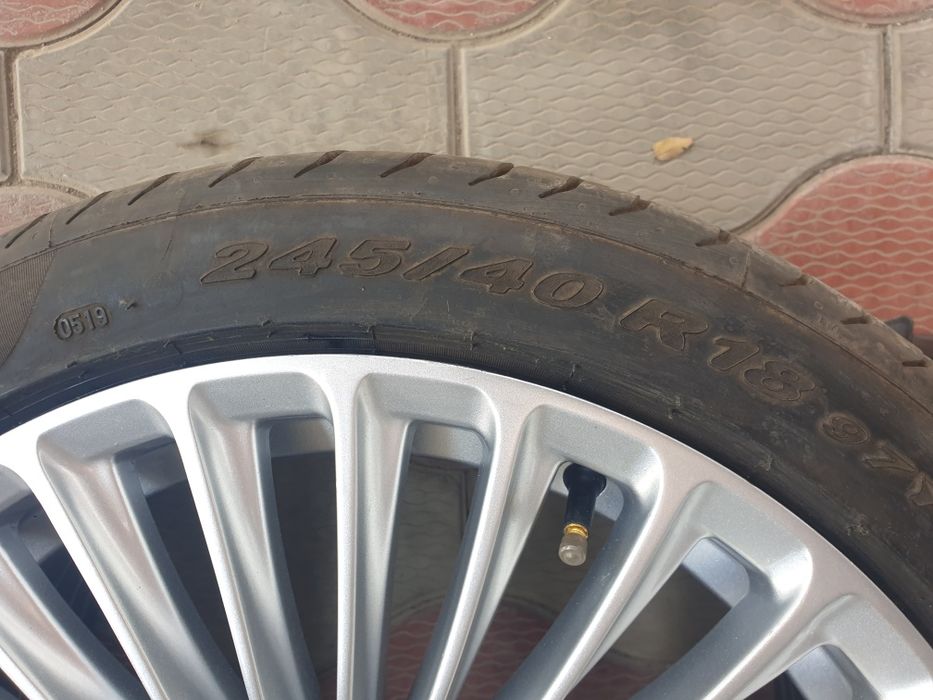 Кованные диски 18 с шинами на мерс