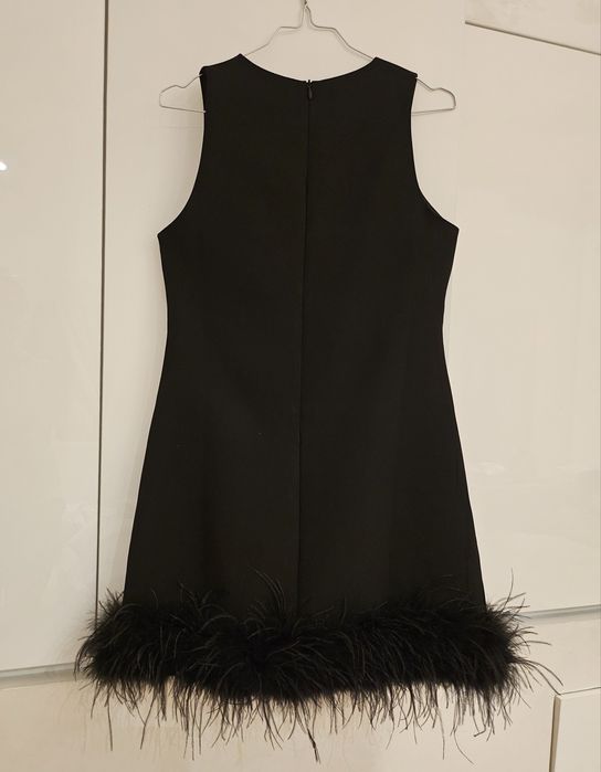 официална рокля с пера и кристали SISLEY S