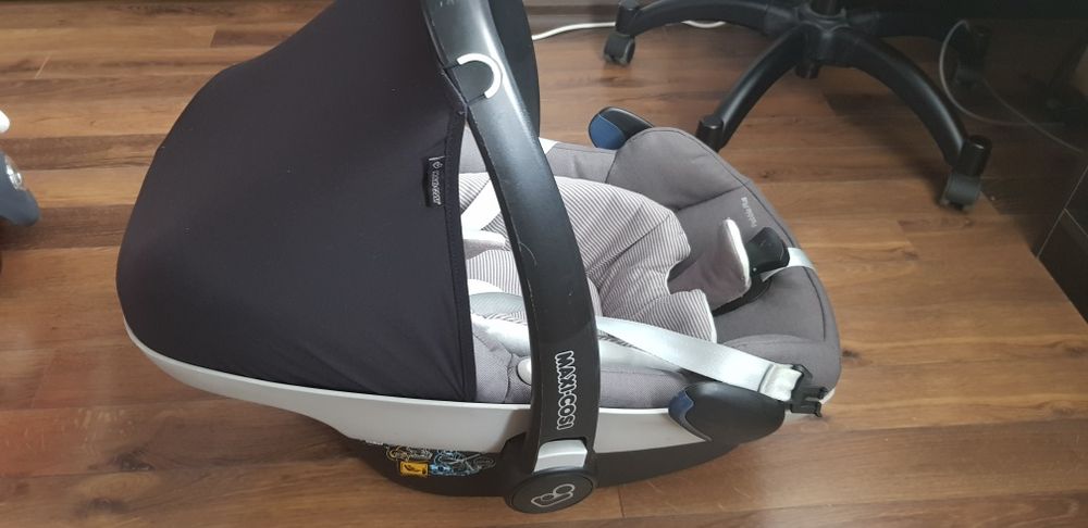 Scoica maxi cosi pebble plus cu insertie nou nascut