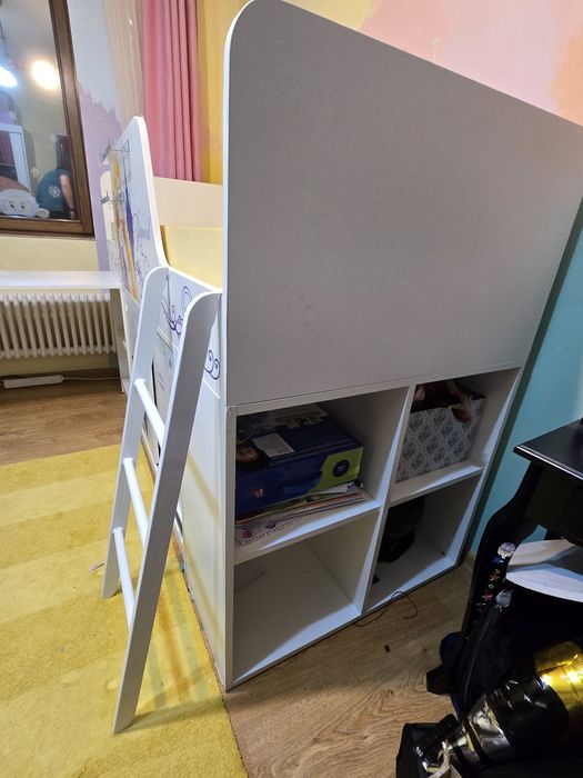 Pat Fetite rapunzel cu birou si loc depozitare
