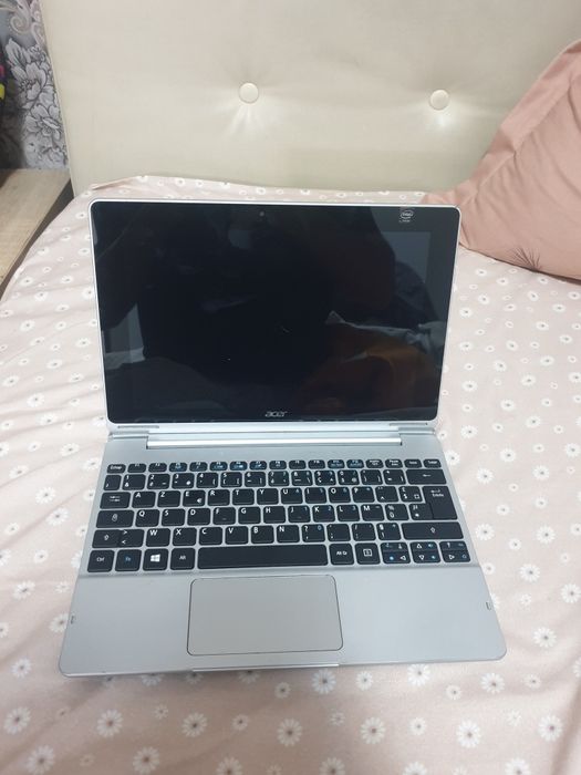Vand doua laptopuri