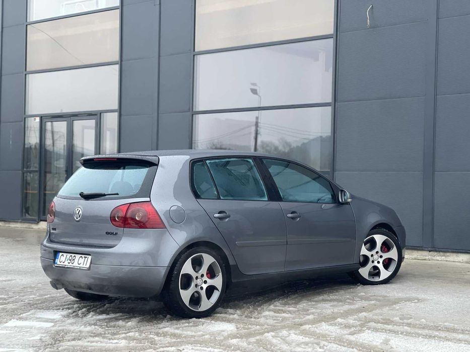 Volkswagen Golf 5 GTI 2.0 TFSI / cutie manuala