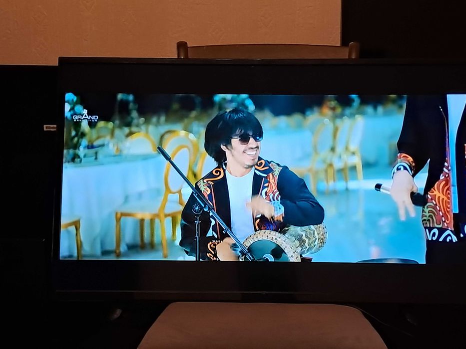 Телевизор LG  32 смарт гарантия .