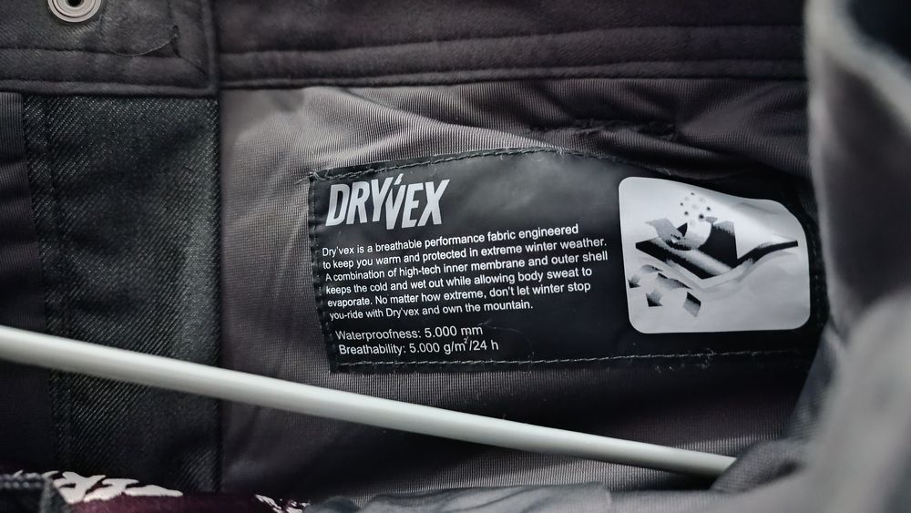 Горнолыжный костюм