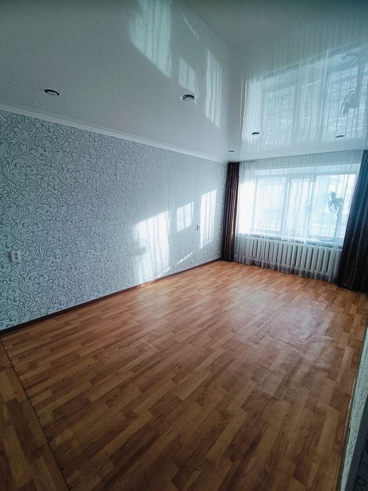 Продам 2ух комнатную квартиру .