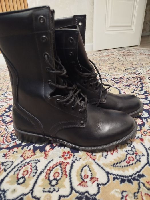 Черные кожаные берцы