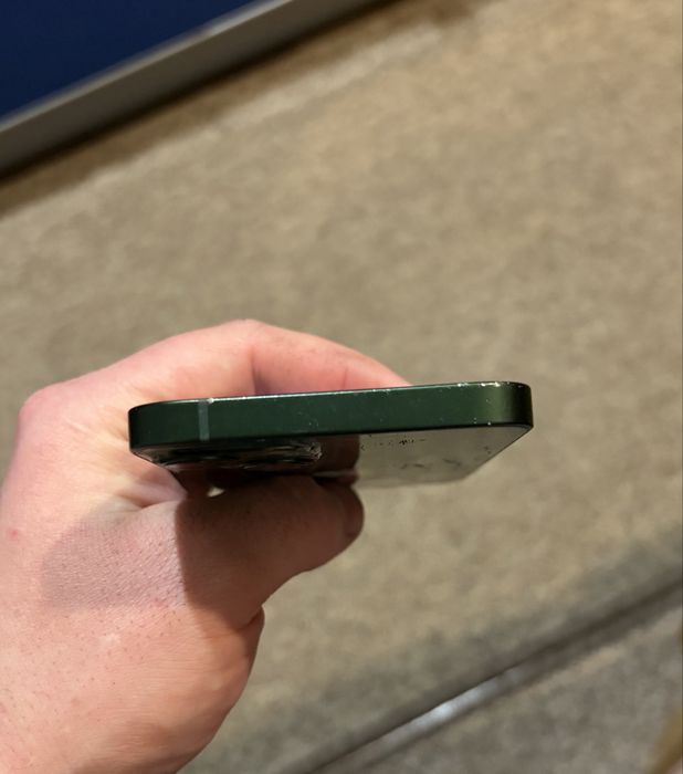 Продам айфон 13 128