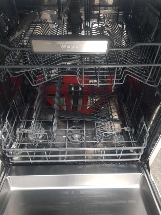 Голяма съдомиялна Whirlpool за 12 комплекта