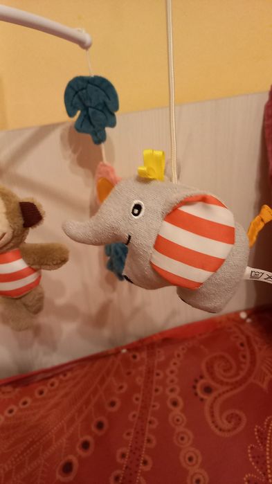 Carusel muzical pentru bebeluși