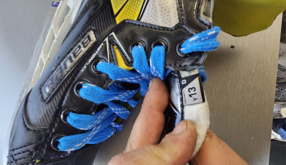 Patine 89 hochei hockey  Bauer Supreme 3S  marime 30-31   ( 20,2   cm lungime interioara).