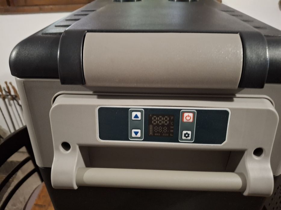 Хладилник фризер 55 и 25 литра.