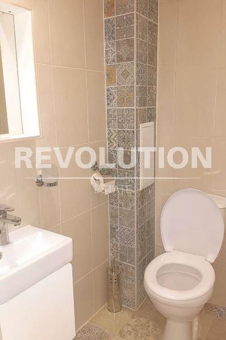 Дава се под наем Двустаен апартамент в Варна, Цветен квартал - 72 кв.м за 400 € - Снимка #4