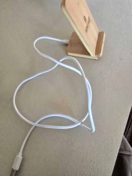 Безжично зарядно за телефон