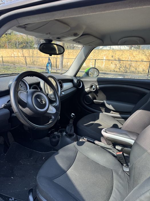 Mini Cooper 2010 benzina 1.4 230.000 km probleme la motor