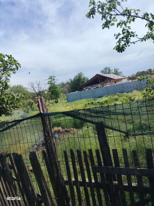 Casa de vanzare, 741 mp teren, zona Cosoveni -Dolj