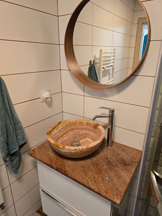 Apartament 3 camere, 70 mp utili si 30 mp pod amenajat,central Schei